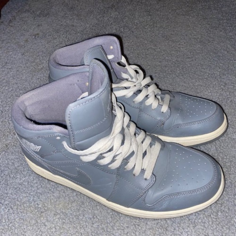 Air Jordan 1 Mid